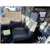 Image 8 : 2019 KENWORTH T800 TRI DRIVE SLEEPER TANK TRUCK