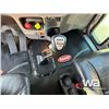 Image 16 : 2019 PETERBILT 367 TRI DRIVE SLEEPER TANK TRUCK