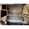 Image 17 : 2019 PETERBILT 367 TRI DRIVE SLEEPER TANK TRUCK