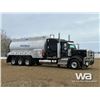 Image 2 : 2019 PETERBILT 367 TRI DRIVE SLEEPER TANK TRUCK