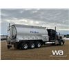 Image 3 : 2019 PETERBILT 367 TRI DRIVE SLEEPER TANK TRUCK