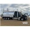 Image 2 : 2018 KENWORTH T800 TRI DRIVE SLEEPER TANK TRUCK