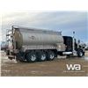 Image 3 : 2013 KENWORTH T800 TRI DRIVE SLEEPER TANK TRUCK