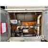 Image 42 : 2013 KENWORTH T800 TRI DRIVE SLEEPER TANK TRUCK