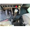 Image 16 : 2011 KENWORTH T800 TRI DRIVE SLEEPER TANK TRUCK
