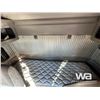Image 17 : 2011 KENWORTH T800 TRI DRIVE SLEEPER TANK TRUCK