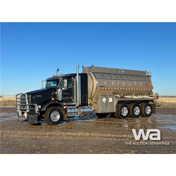 2011 KENWORTH T800 TRI DRIVE SLEEPER TANK TRUCK