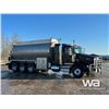 Image 2 : 2011 KENWORTH T800 TRI DRIVE SLEEPER TANK TRUCK