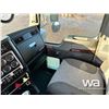 Image 8 : 2011 KENWORTH T800 TRI DRIVE SLEEPER TANK TRUCK