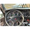 Image 11 : 2012 KENWORTH T800 TRI DRIVE SLEEPER TANK TRUCK