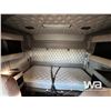 Image 17 : 2012 KENWORTH T800 TRI DRIVE SLEEPER TANK TRUCK