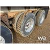 Image 31 : 2012 KENWORTH T800 TRI DRIVE SLEEPER TANK TRUCK