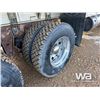 Image 35 : 2012 KENWORTH T800 TRI DRIVE SLEEPER TANK TRUCK