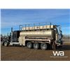 Image 4 : 2012 KENWORTH T800 TRI DRIVE SLEEPER TANK TRUCK