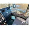 Image 8 : 2012 KENWORTH T800 TRI DRIVE SLEEPER TANK TRUCK