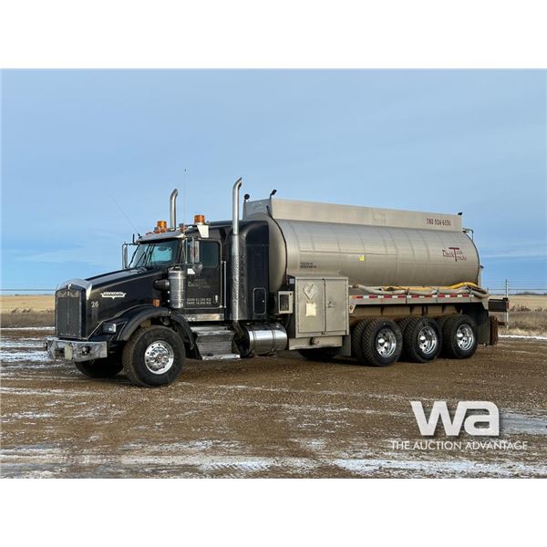 2007 KENWORTH T800B TRI DRIVE SLEEPER TANK TRUCK