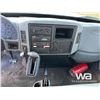 Image 10 : 2002 INTERNATIONAL 4300 DT465 S/A BOOM TRUCK