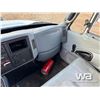 Image 9 : 2002 INTERNATIONAL 4300 DT465 S/A BOOM TRUCK
