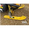 Image 16 : 2004 SKIDOO 800 SUMMIT SNOWMOBILE