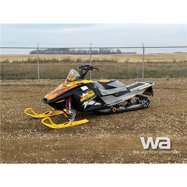 2004 SKIDOO 800 SUMMIT SNOWMOBILE