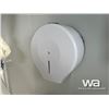 Image 13 : PORTABLE RESTROOM