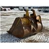 Image 4 : BRANDT 70 IN. CLEAN OUT BUCKET