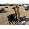 Image 2 : 2023 AGROTK SKID STEER 750 POST DRIVER