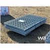 Image 4 : (50) 7 FT. X 50 IN. WIRE FENCE PANELS