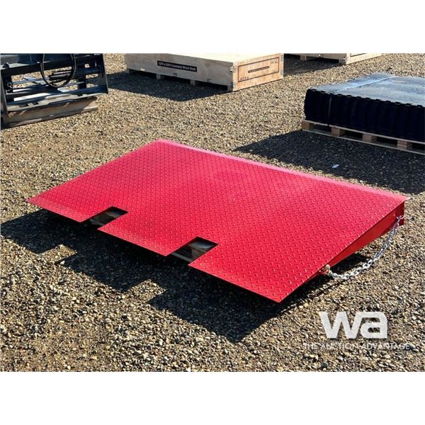 8 FT. SHIPPING CONTAINER RAMP