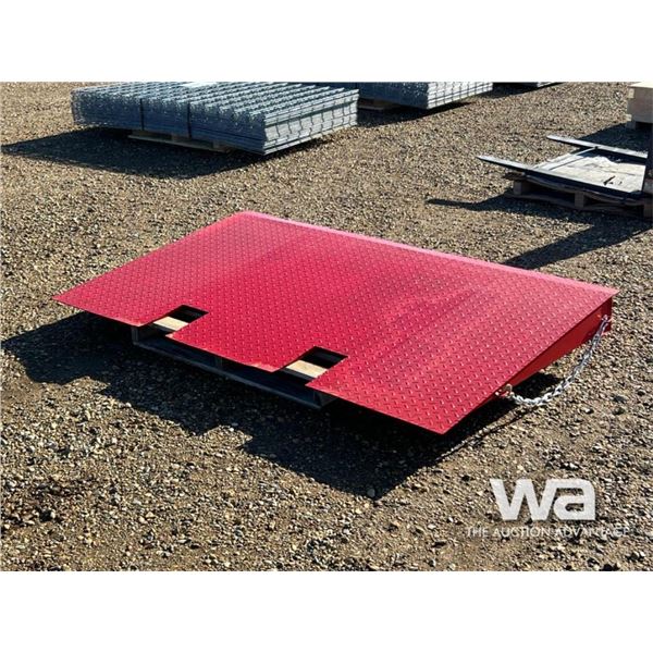 8 FT. SHIPPING CONTAINER RAMP