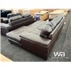 Image 3 : SECTIONAL WITH OTTOMAN