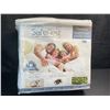 Image 1 : 1 SafeRest Premium Mattress Protector - King Size - Hypoallergenic, Waterproof, & Breathable - New