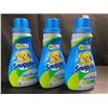 Image 1 : 3 Bottles of Snuggle Original SuperFresh Liquid Fabric Softener - 937ml Each - New
