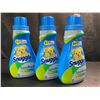 Image 1 : 3 Bottles of Snuggle Original SuperFresh Liquid Fabric Softener - 937ml Each - New