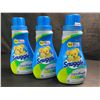 Image 1 : 3 Bottles of Snuggle Original SuperFresh Liquid Fabric Softener - 937ml Each - New