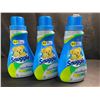 Image 1 : 3 Bottles of Snuggle Original SuperFresh Liquid Fabric Softener - 937ml Each - New