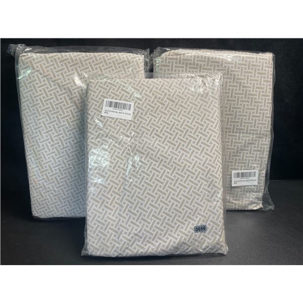 3 Round Vinyl Fitted Tablecloths - Fits 45"-56" Round Tables - New