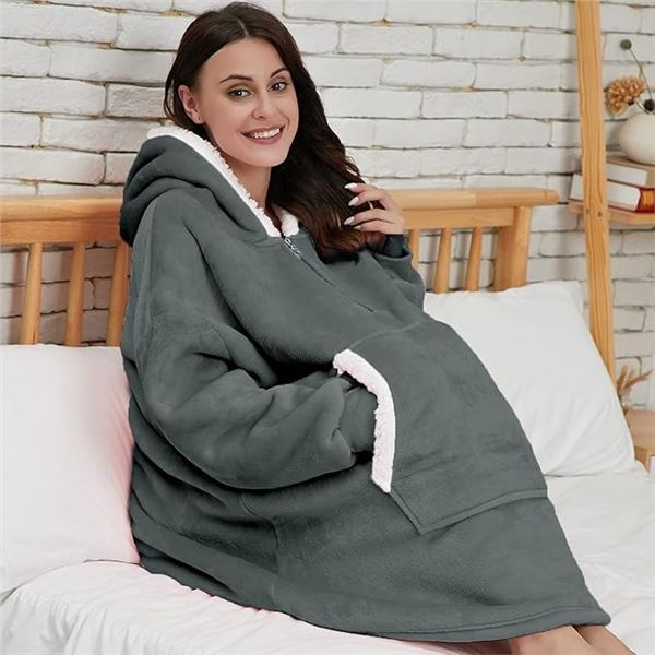1 Fantaslook Oversized Wearable Hoodie Blanket- Quarter-Zip; Sherpa - Grey - New (Vacuum Sealed)