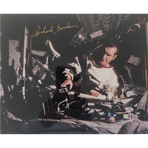 Astronaut Richard Gordon signed photo. GFA Authenticated
