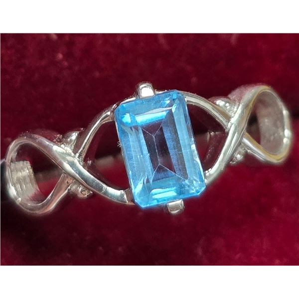 SILVER BLUE TOPAZ 0.55CT 2.3G RING (~SIZE 7)