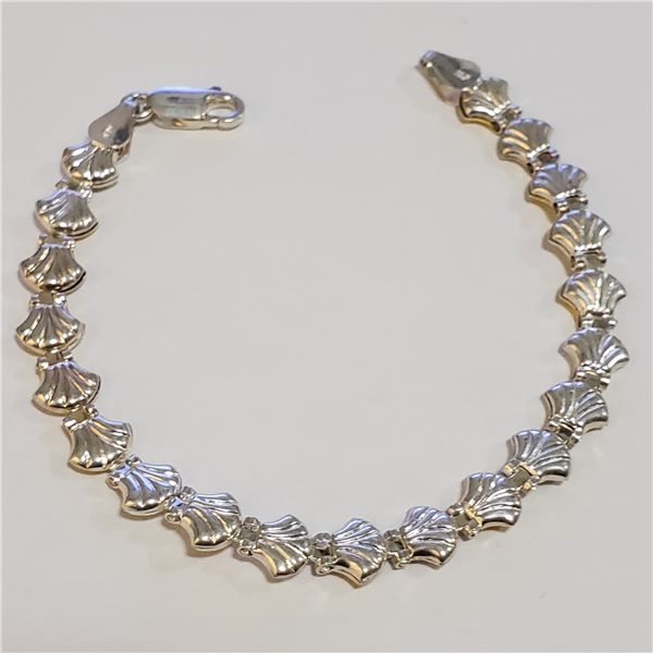 SILVER BRACELET (~LENGTH 7INCHES) (~WEIGHT 5.92G)