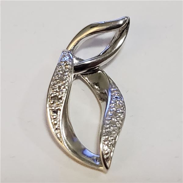 SILVER DIAMOND PENDANT