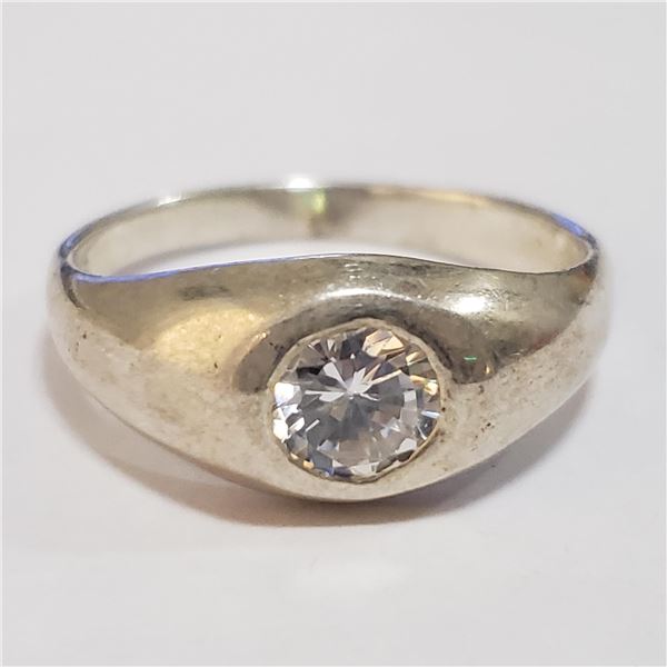 SILVER CUBIC ZIRCONIA RING (SIZE 9.5)(WEIGHT3.88G)