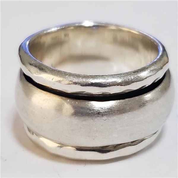 SILVER RING (~SIZE 8)(~WEIGHT 11.86G)