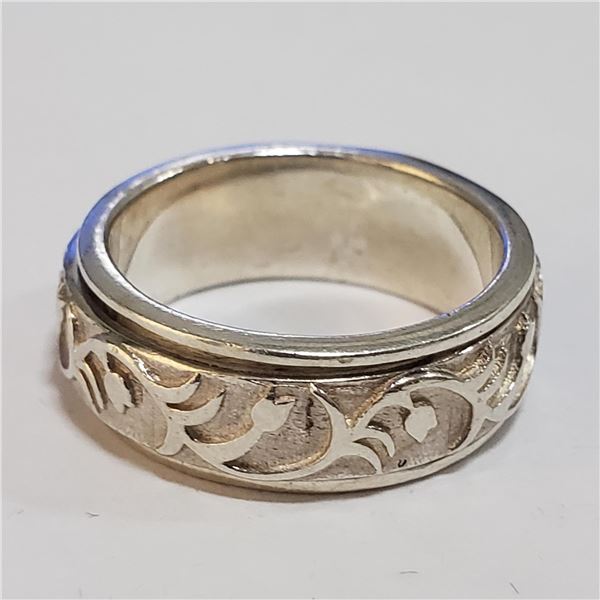 SILVER RING (~SIZE 6)(~WEIGHT 5.95G)