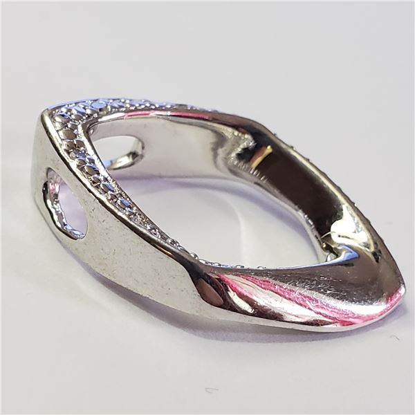 SILVER DIAMOND PENDANT