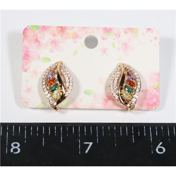 NEW FINGERNAIL POST GOLD TONE MULTI-COLOR