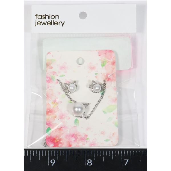 NEW RHINESTONE AND FAUX PEARL CAT STUD EARRINGS