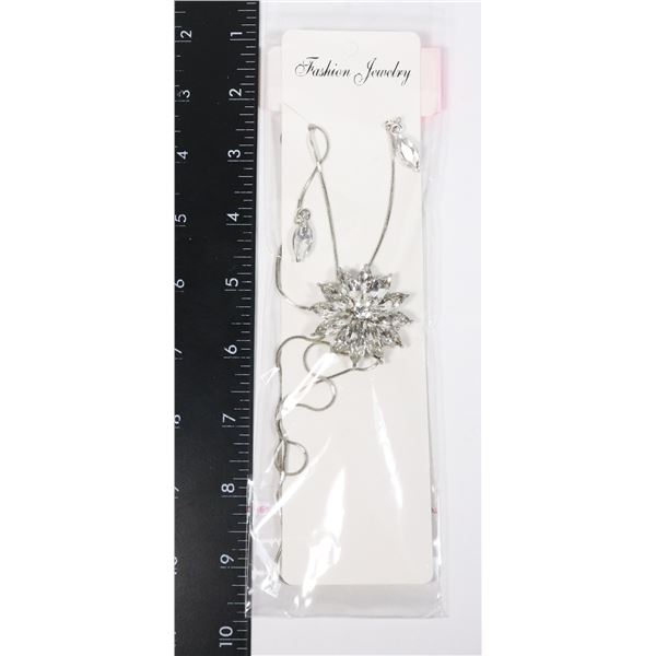 NEW Y SHAPE RHINESTONE SNOW FLAKE TASSEL SWEATER