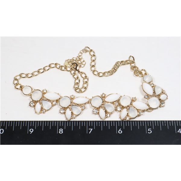 GOLD TONE RHINESTONE NECKLACE